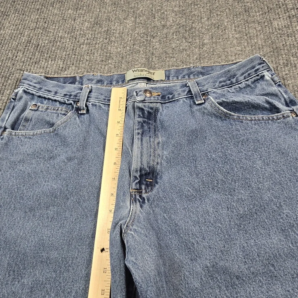 Wrangler Authentics Jeans Mens 38x30‎ Light Wash Blue Straight Leg Denim
